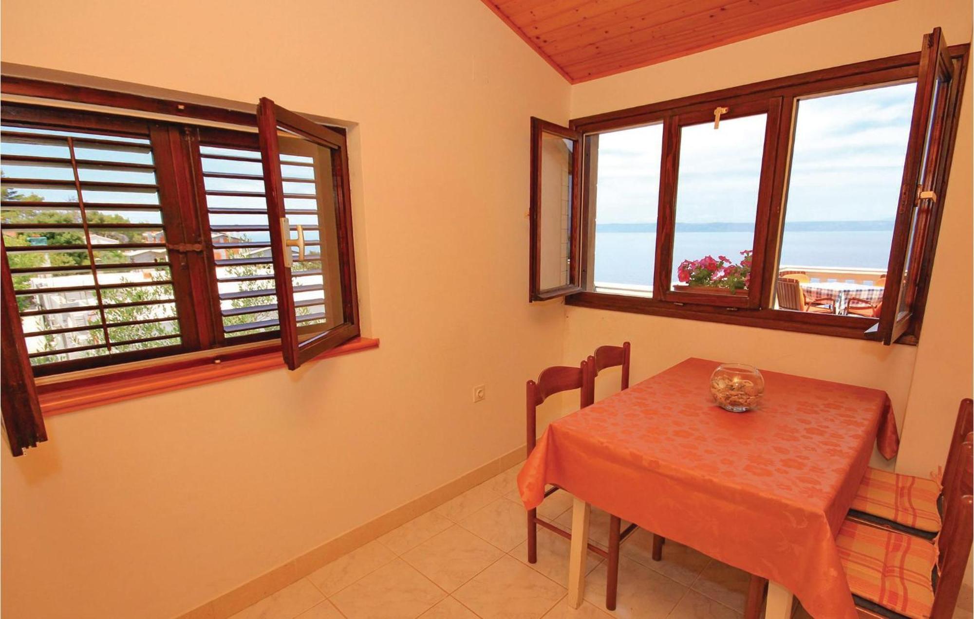 Gorgeous Apartment In Prigradica With Kitchen المظهر الخارجي الصورة