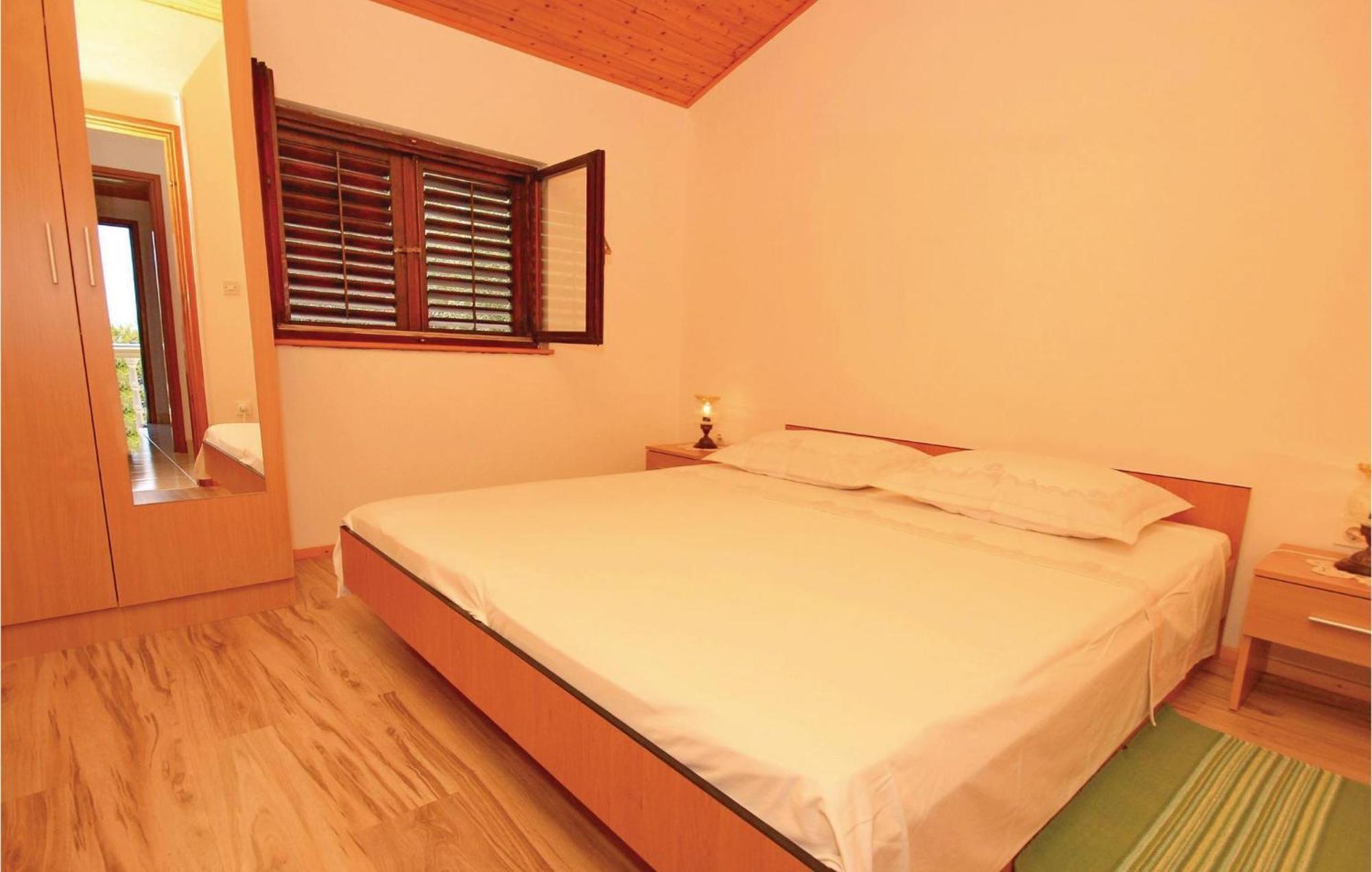 Gorgeous Apartment In Prigradica With Kitchen المظهر الخارجي الصورة
