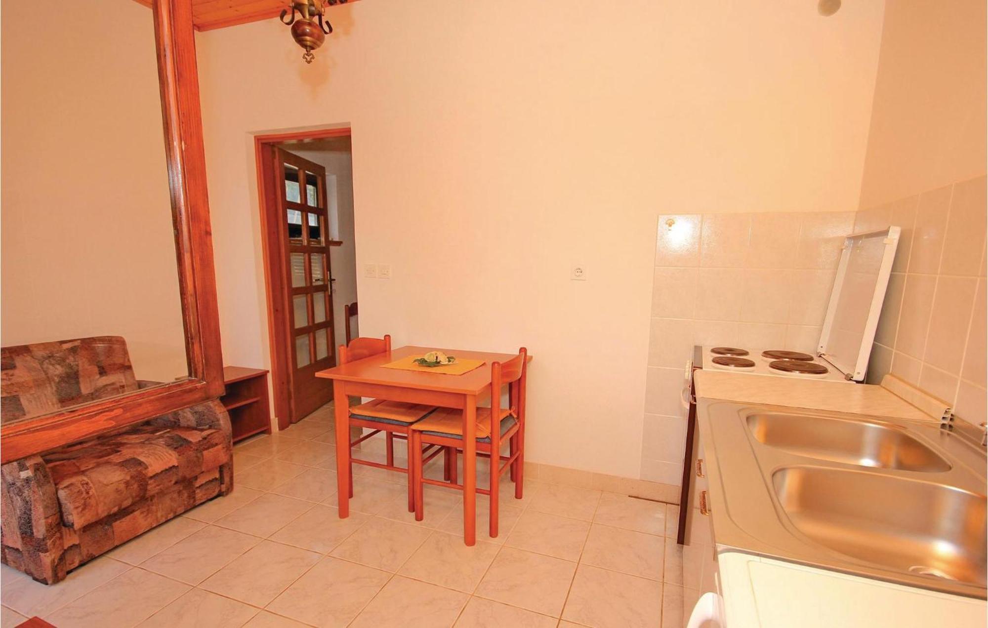 Gorgeous Apartment In Prigradica With Kitchen المظهر الخارجي الصورة